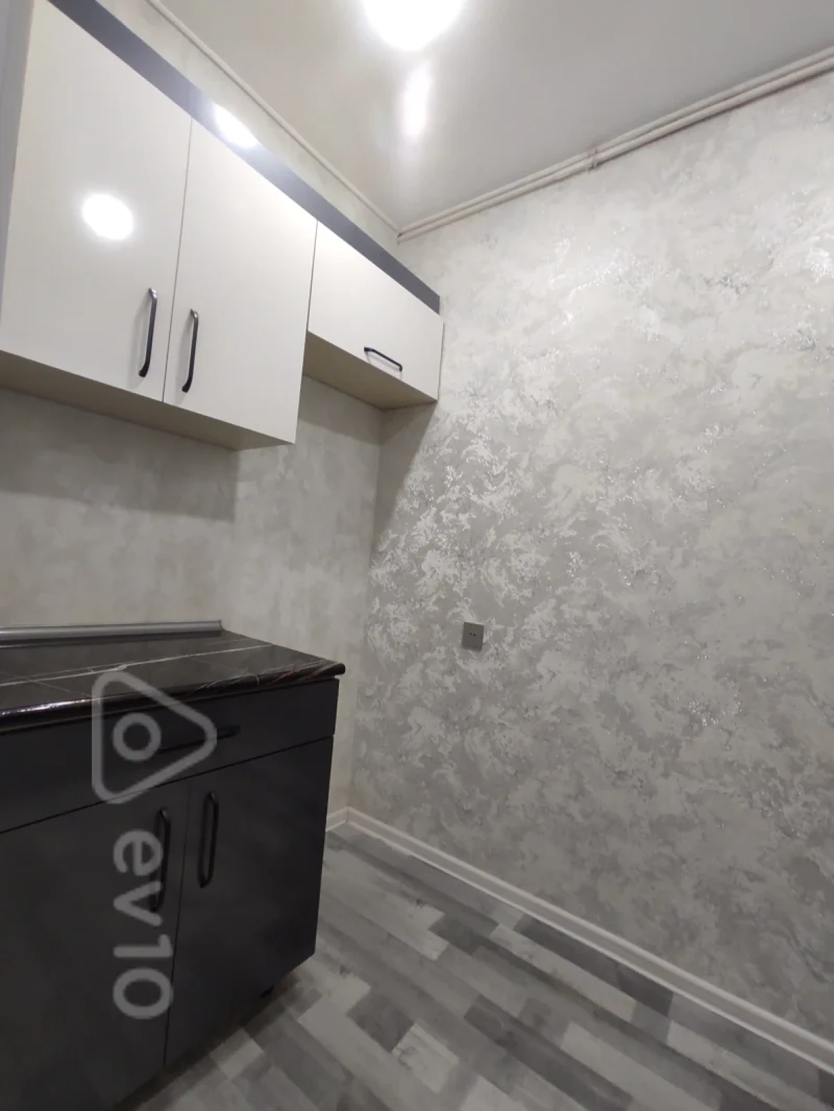 Satılır 2 otaqlı yeni tikili 65 m²