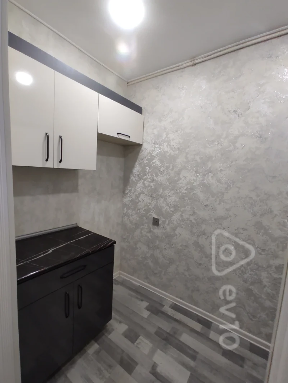 Satılır 2 otaqlı yeni tikili 65 m²