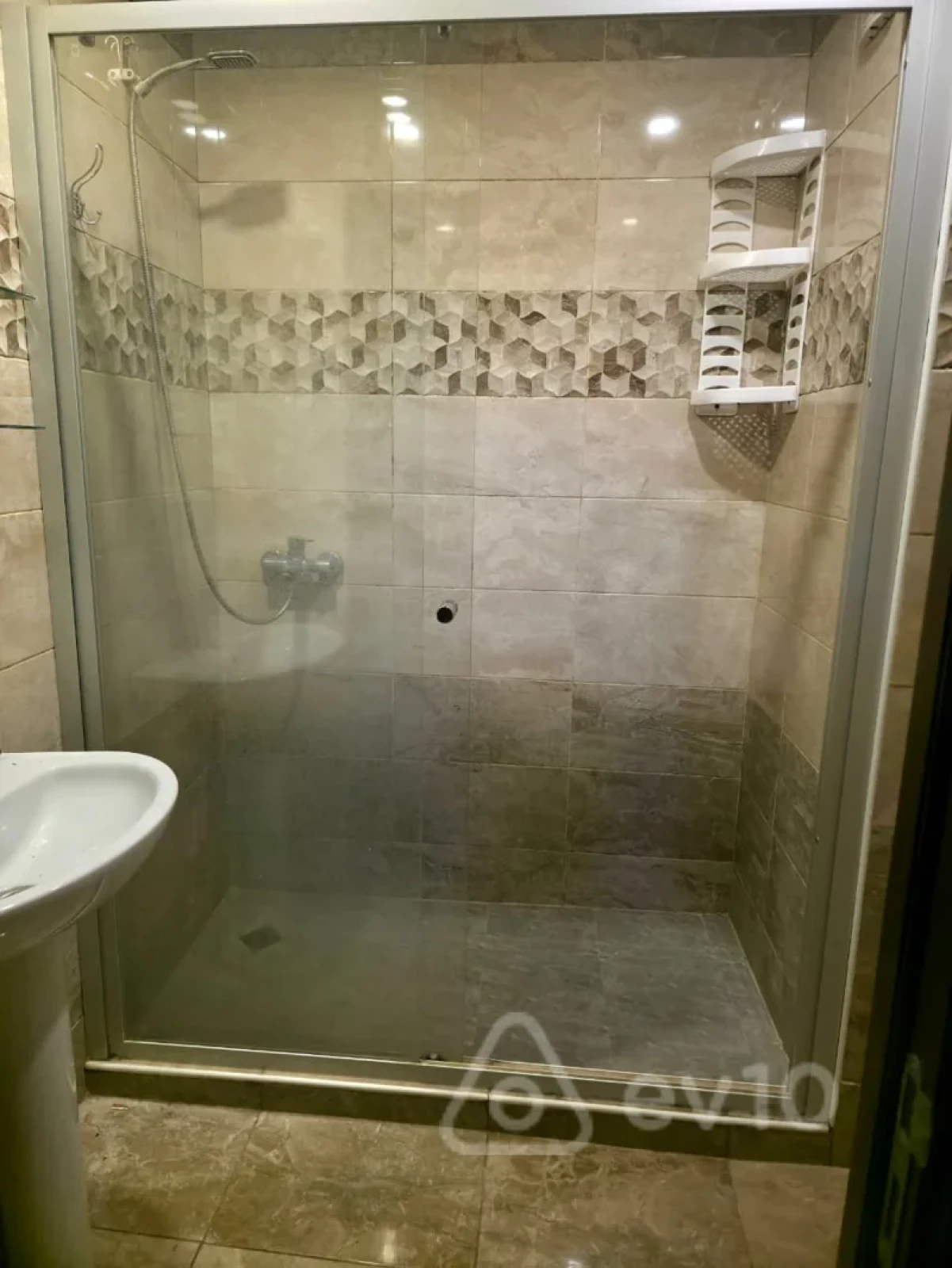 Kirayə verilir 3 otaqlı yeni tikili 88 m²