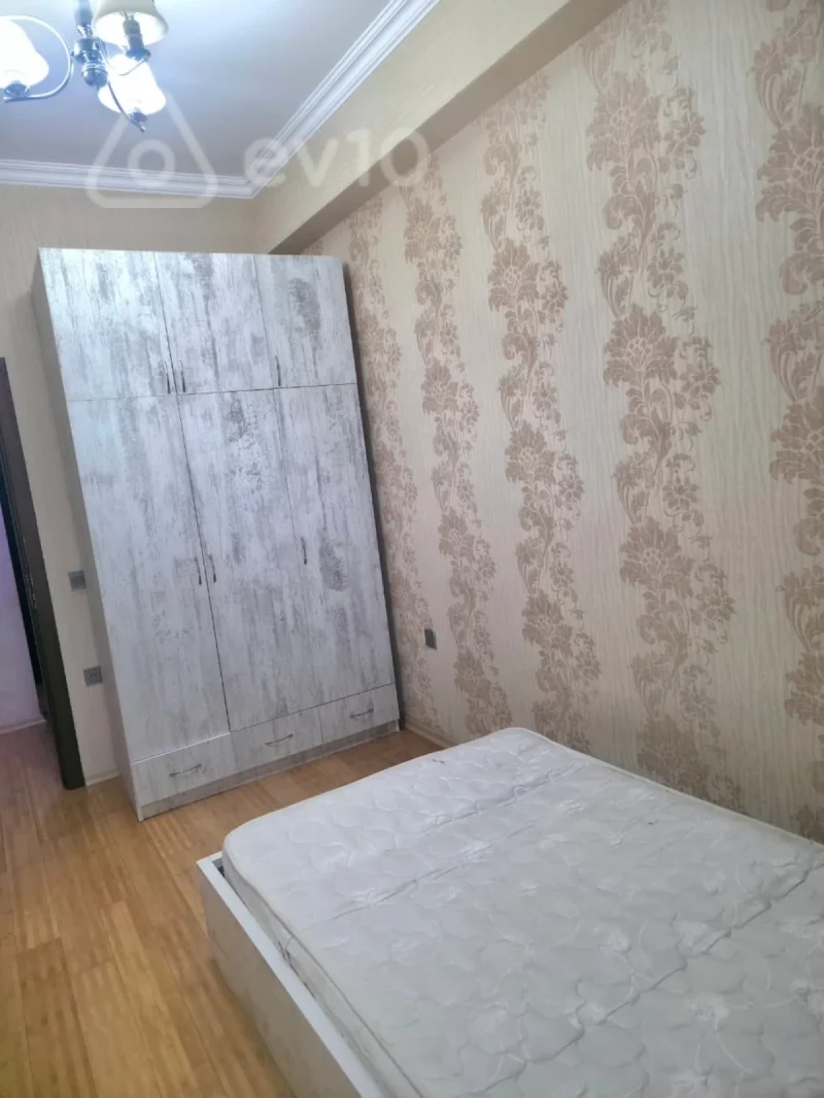 Kirayə verilir 3 otaqlı yeni tikili 88 m²
