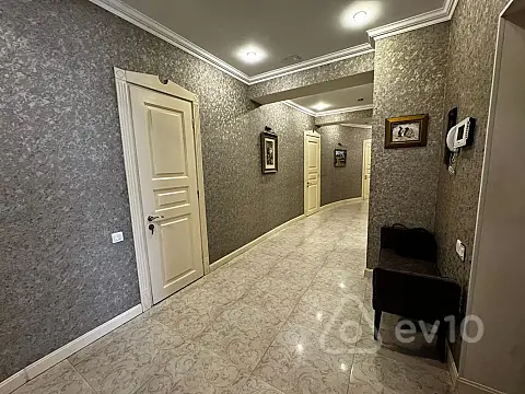 Satılır 5 otaqlı yeni tikili 220 m²