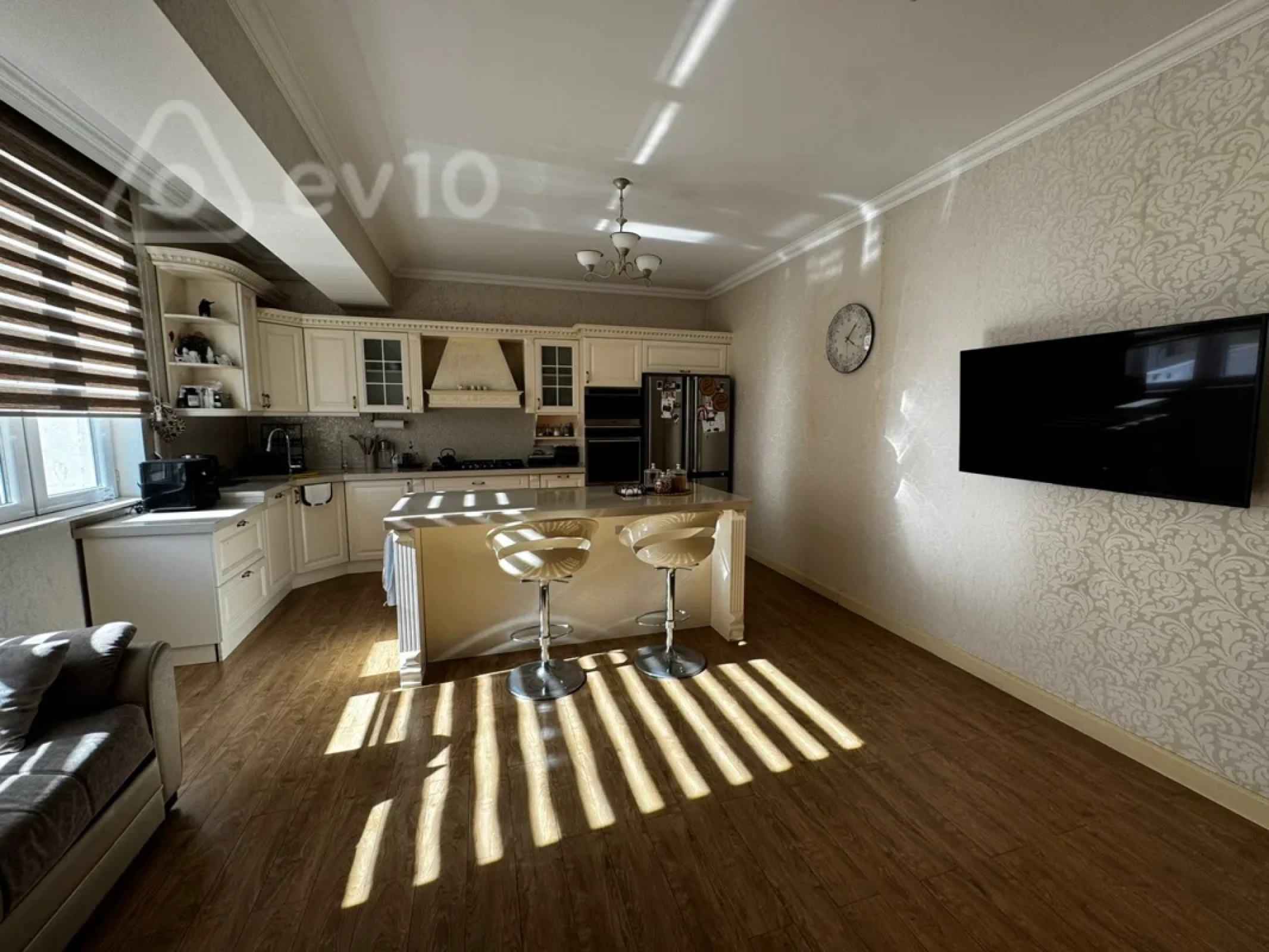 Satılır 5 otaqlı yeni tikili 220 m²