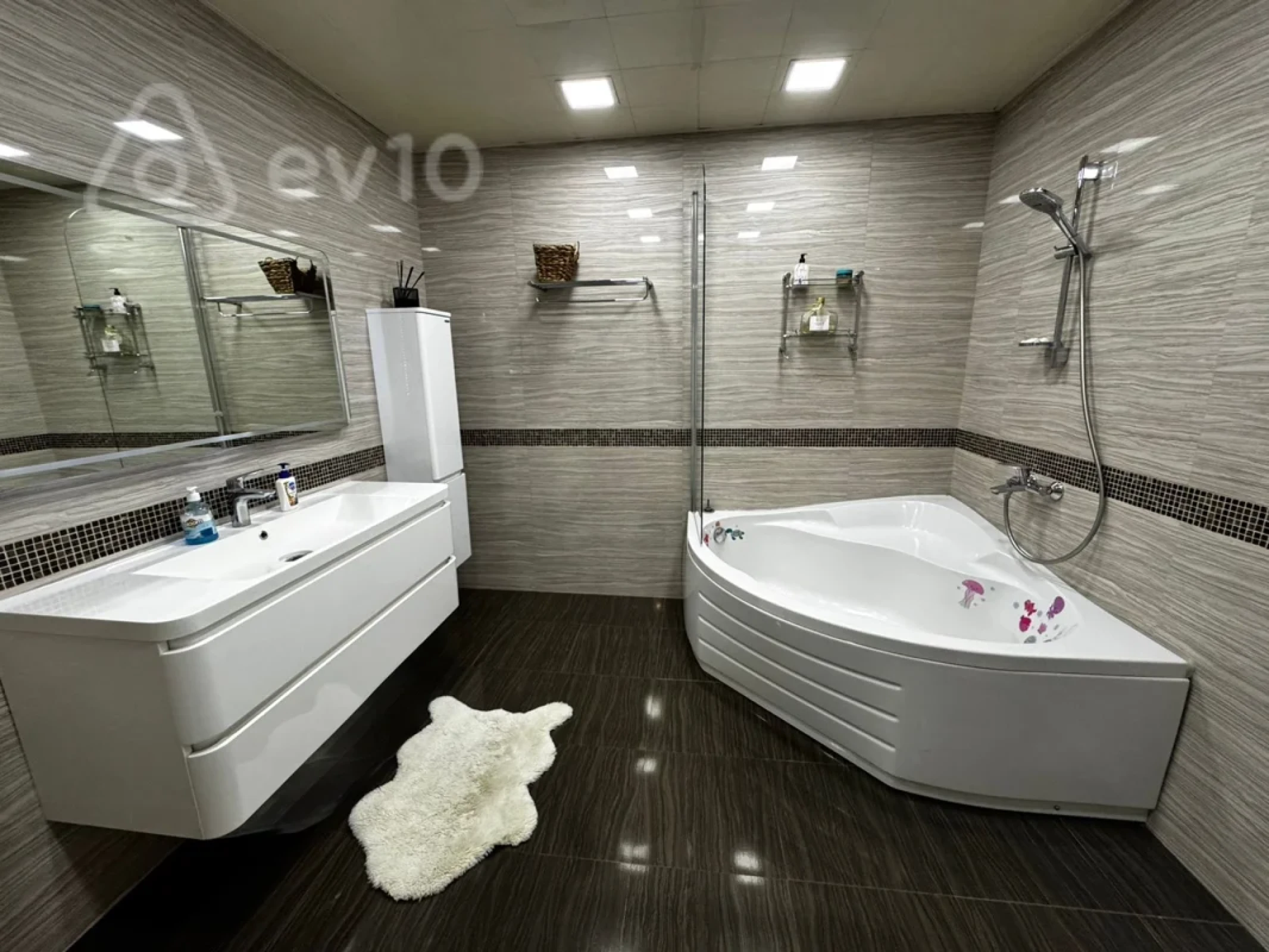 Satılır 5 otaqlı yeni tikili 220 m²