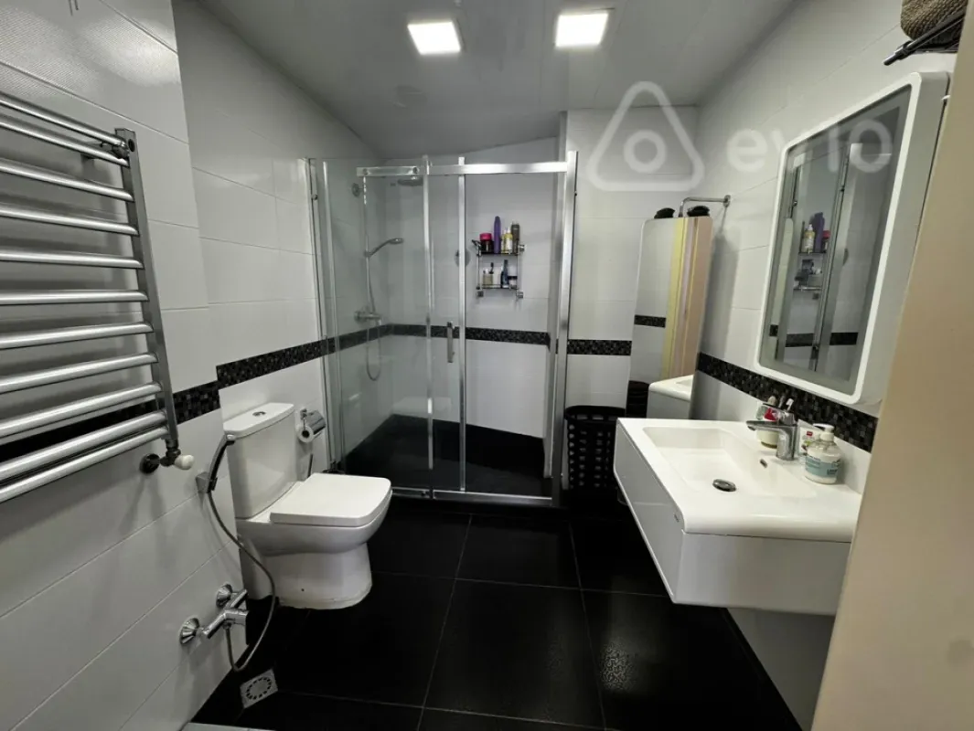 Satılır 5 otaqlı yeni tikili 220 m²