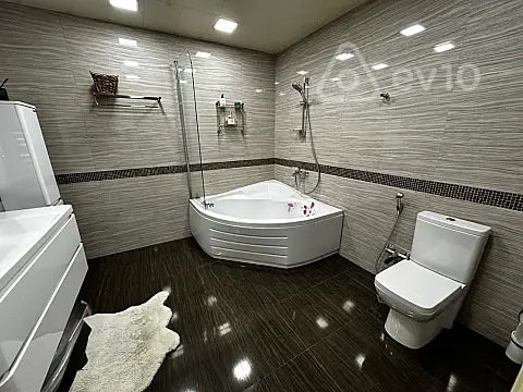 Satılır 5 otaqlı yeni tikili 220 m²