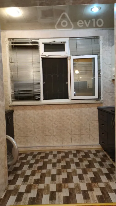 Satılır 3 otaqlı köhnə tikili 60 m²