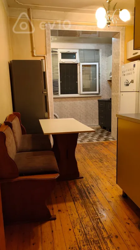 Satılır 3 otaqlı köhnə tikili 60 m²