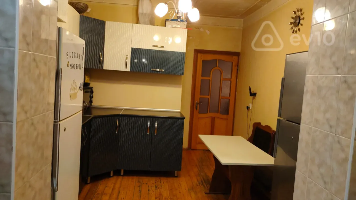 Satılır 3 otaqlı köhnə tikili 60 m²
