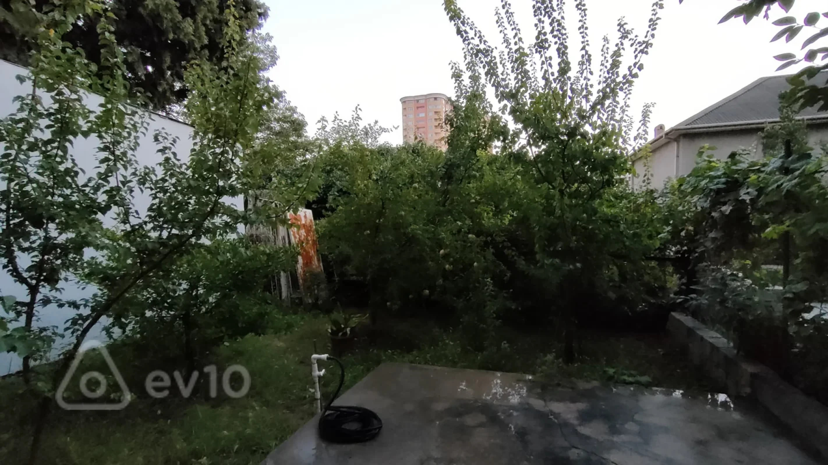 Satılır 3 otaqlı köhnə tikili 60 m²