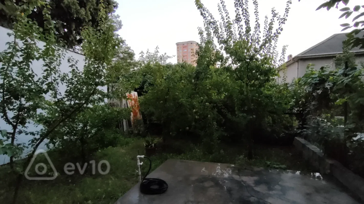 Satılır 3 otaqlı köhnə tikili 60 m²