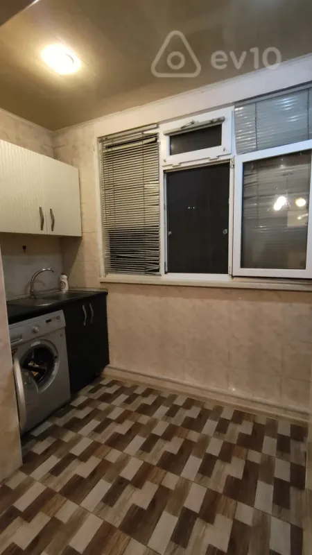Satılır 3 otaqlı köhnə tikili 60 m²
