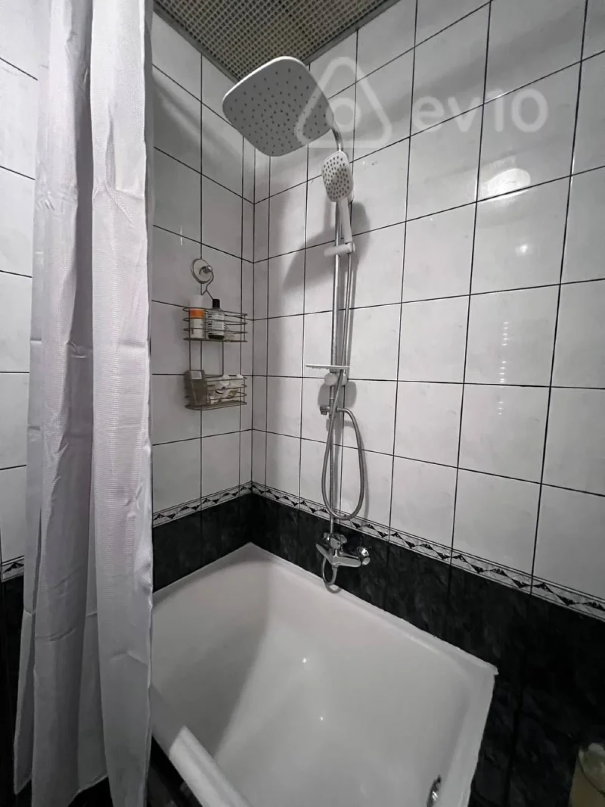 Kirayə verilir 2 otaqlı köhnə tikili 75 m²