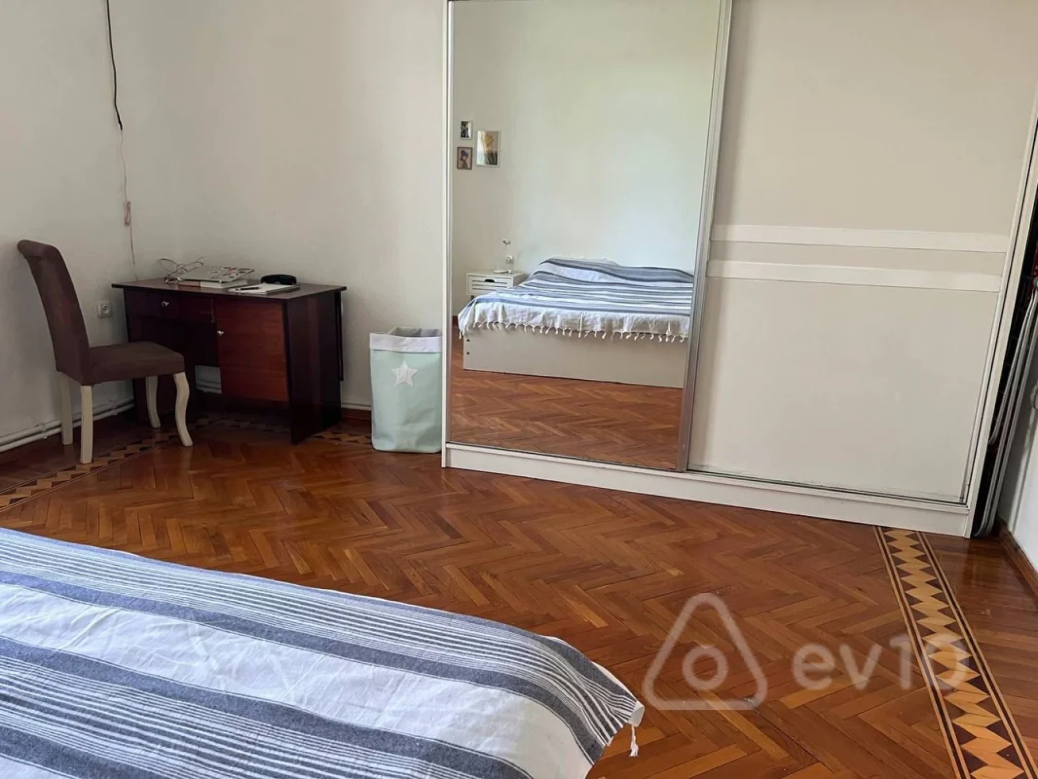 Kirayə verilir 2 otaqlı köhnə tikili 75 m²