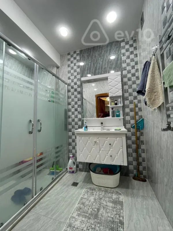 Kirayə verilir 2 otaqlı yeni tikili 120 m²