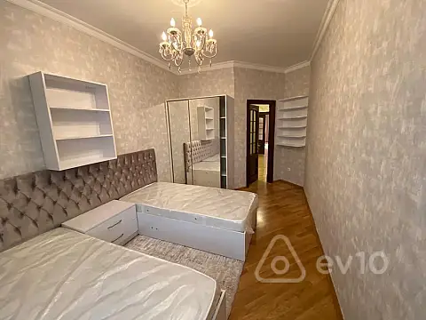 Kirayə verilir 3 otaqlı yeni tikili 160 m²
