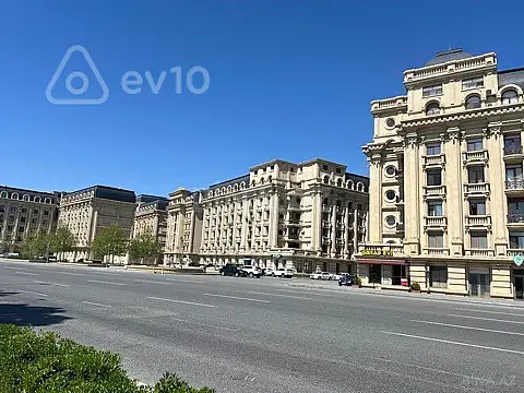 Satılır 5 otaqlı yeni tikili 220 m²