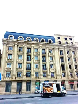 Satılır 5 otaqlı yeni tikili 220 m²