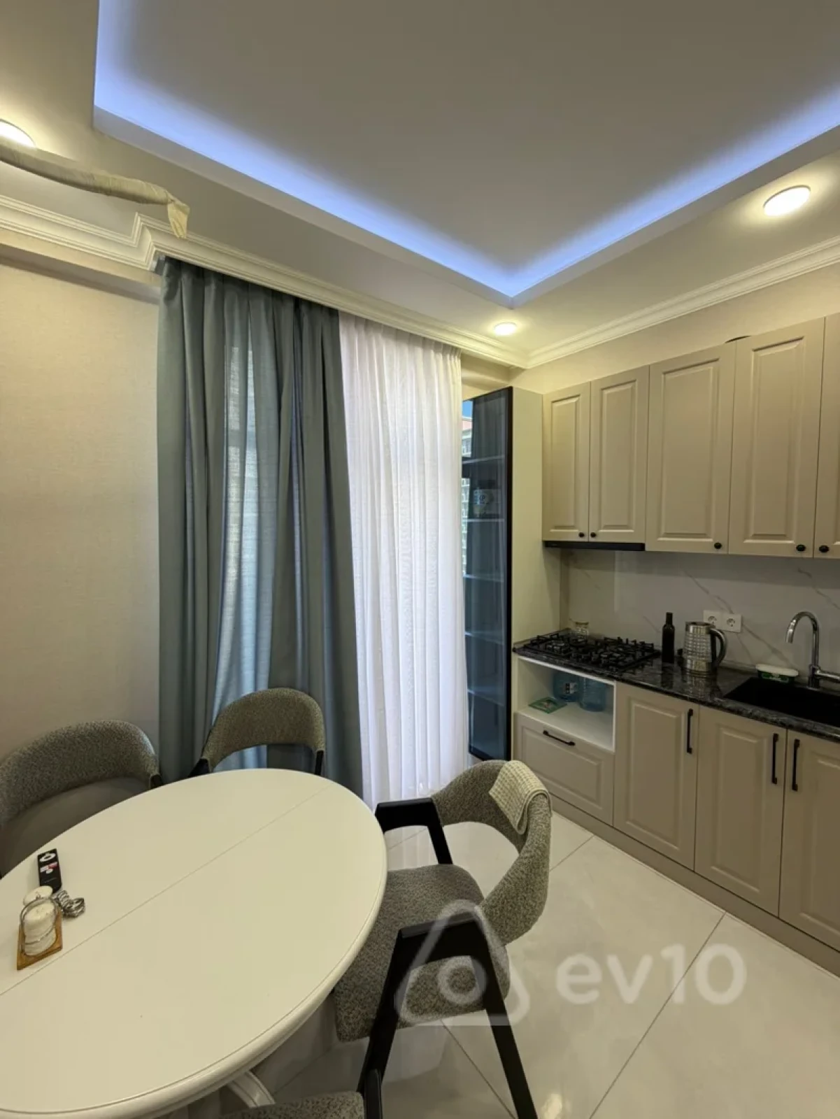 Kirayə verilir 2 otaqlı yeni tikili 70 m²