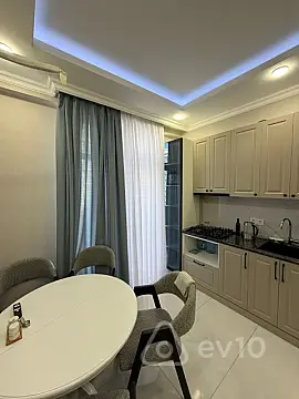 Kirayə verilir 2 otaqlı yeni tikili 70 m²