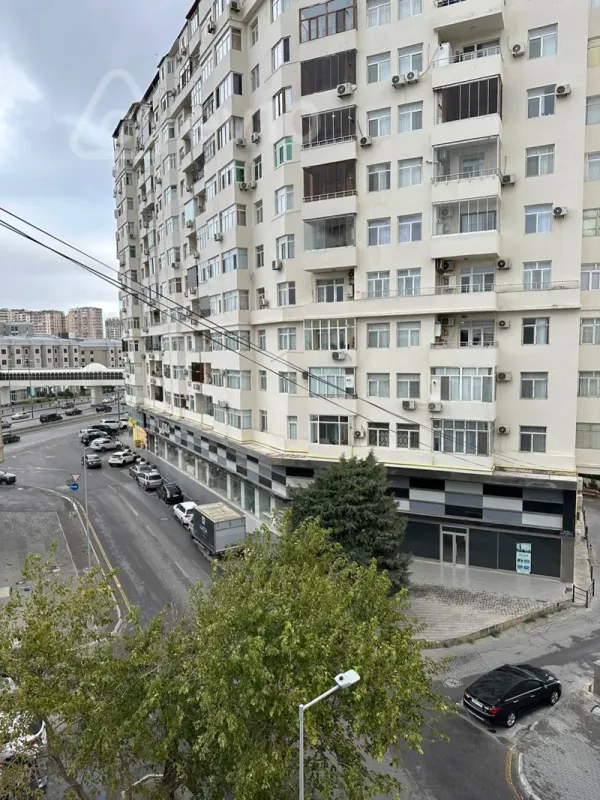 Satılır 4 otaqlı köhnə tikili 122 m²