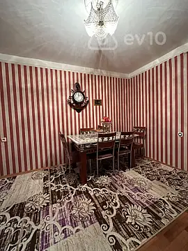 Satılır 4 otaqlı köhnə tikili 122 m²