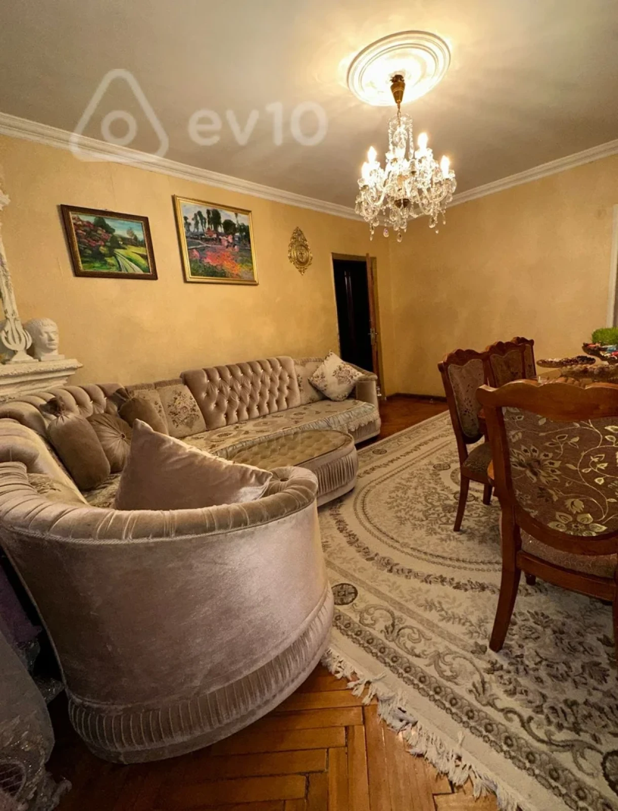 Satılır 4 otaqlı köhnə tikili 122 m²