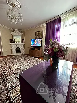 Satılır 4 otaqlı köhnə tikili 122 m²