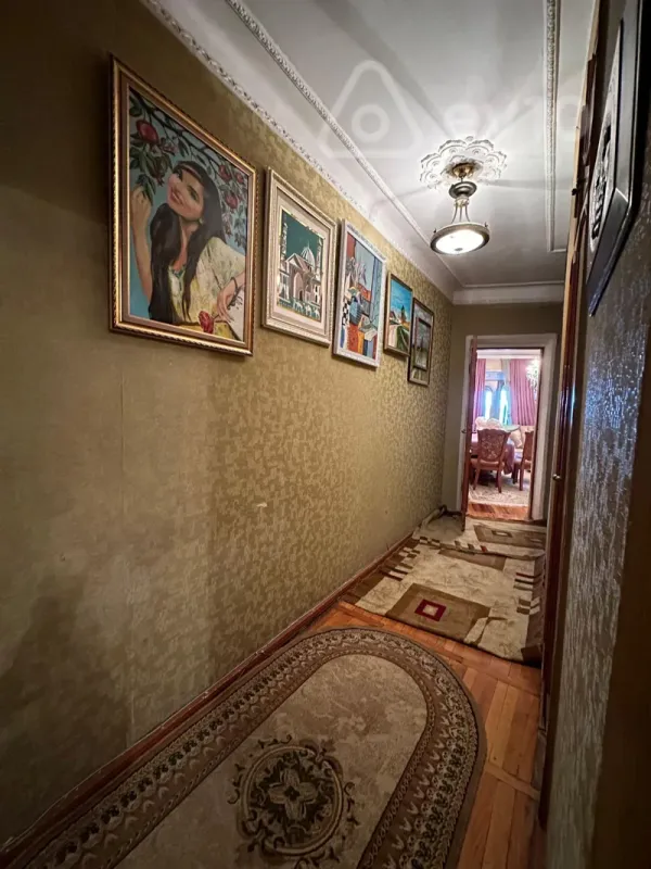 Satılır 4 otaqlı köhnə tikili 122 m²