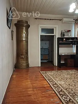 Kirayə verilir 3 otaqlı köhnə tikili 90 m²