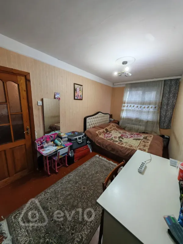 Satılır 2 otaqlı köhnə tikili 48 m²