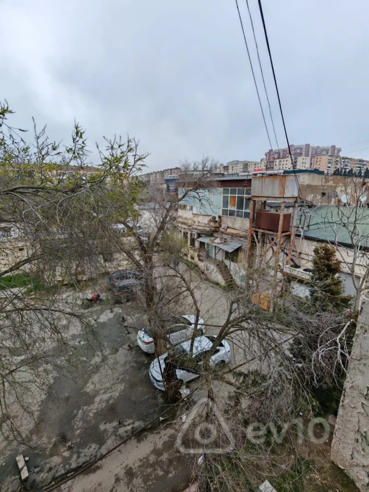 Satılır 2 otaqlı köhnə tikili 48 m²