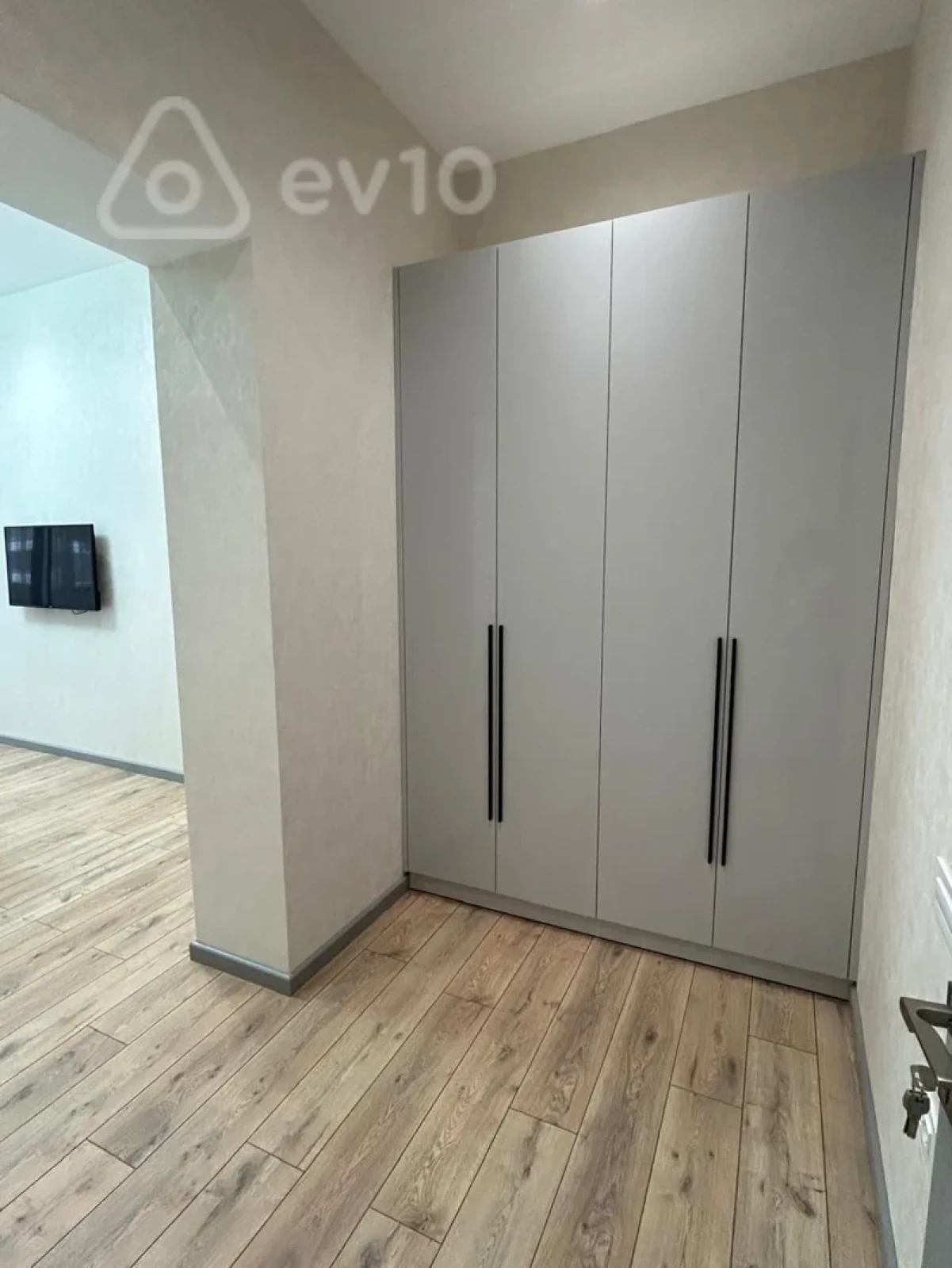 Kirayə verilir 2 otaqlı yeni tikili 90 m²