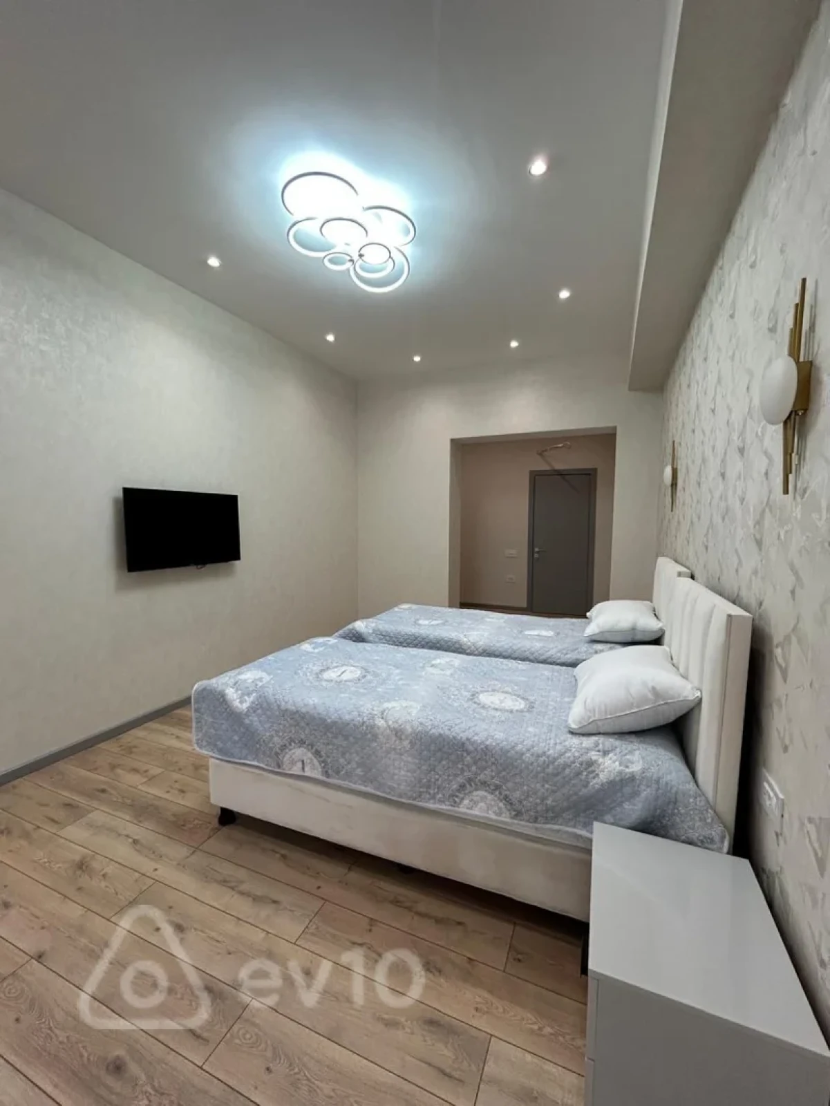 Kirayə verilir 2 otaqlı yeni tikili 90 m²