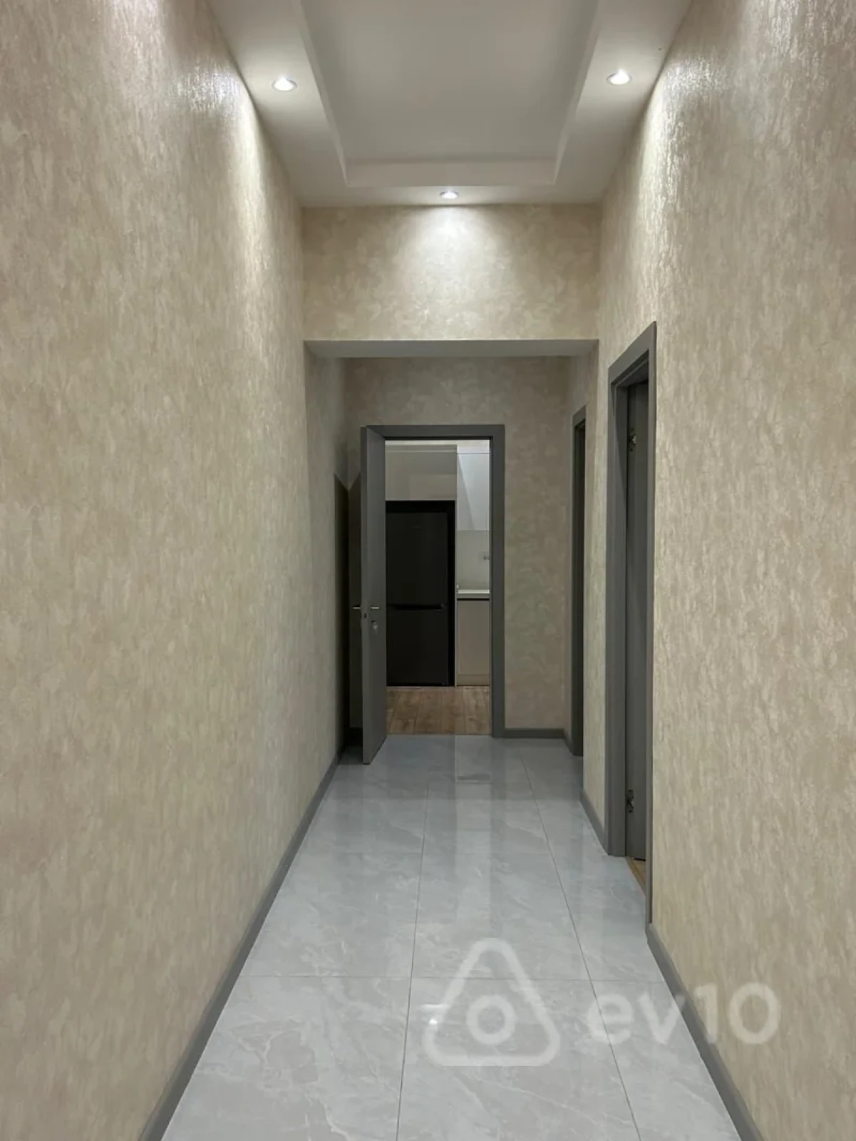 Kirayə verilir 2 otaqlı yeni tikili 90 m²