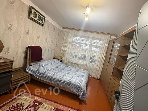 Kirayə verilir 3 otaqlı köhnə tikili 75 m²