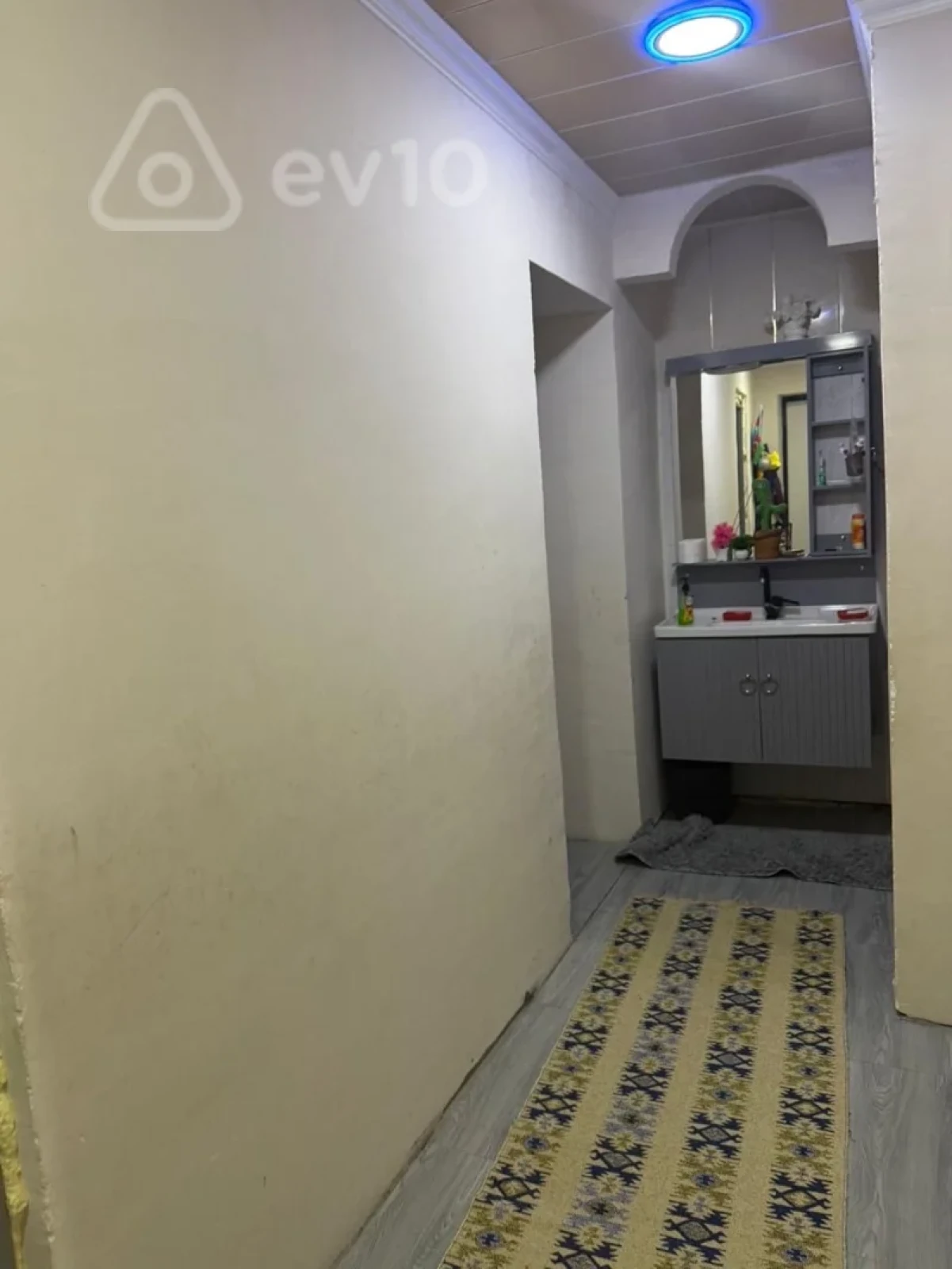 Kirayə verilir 3 otaqlı köhnə tikili 75 m²