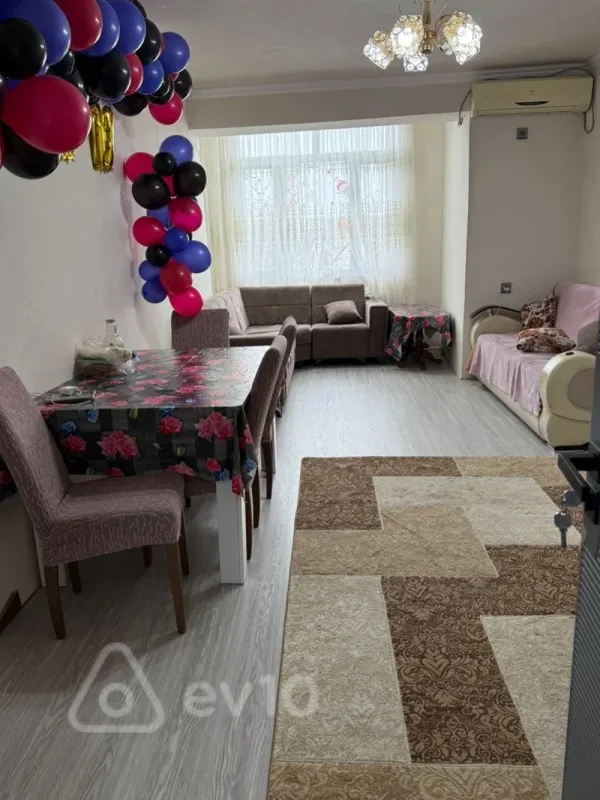 Kirayə verilir 3 otaqlı köhnə tikili 75 m²
