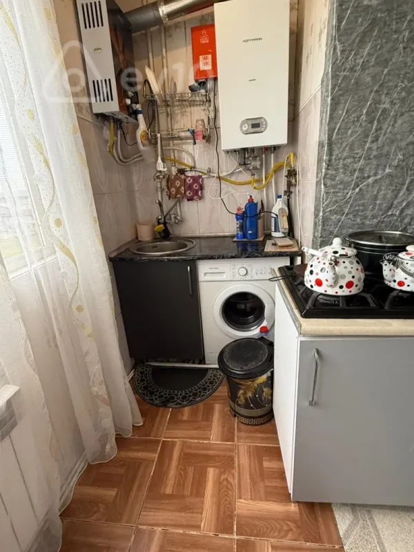 Kirayə verilir 3 otaqlı köhnə tikili 75 m²