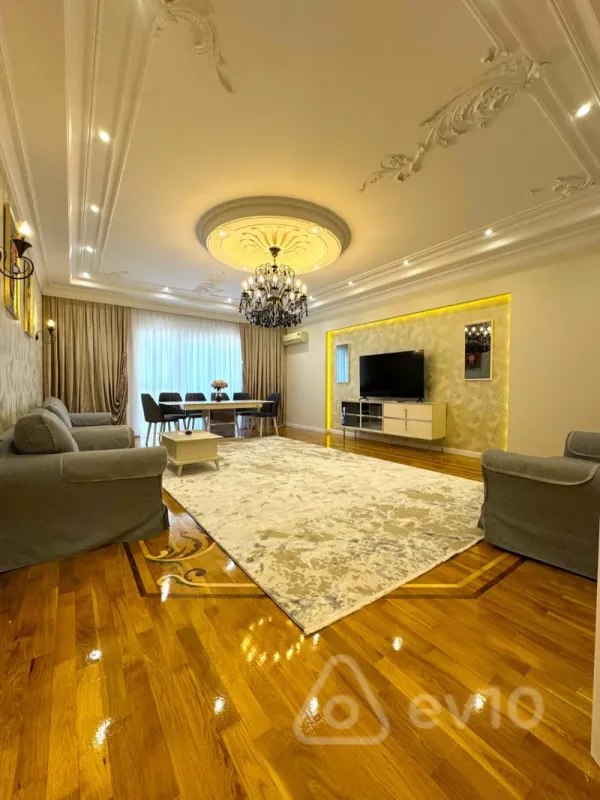 Satılır 4 otaqlı yeni tikili 225 m²
