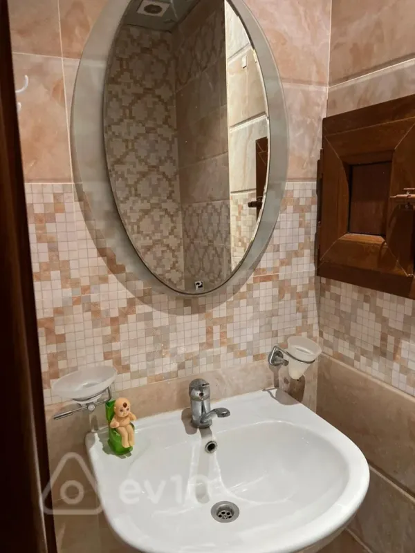 Kirayə verilir 3 otaqlı yeni tikili 150 m²