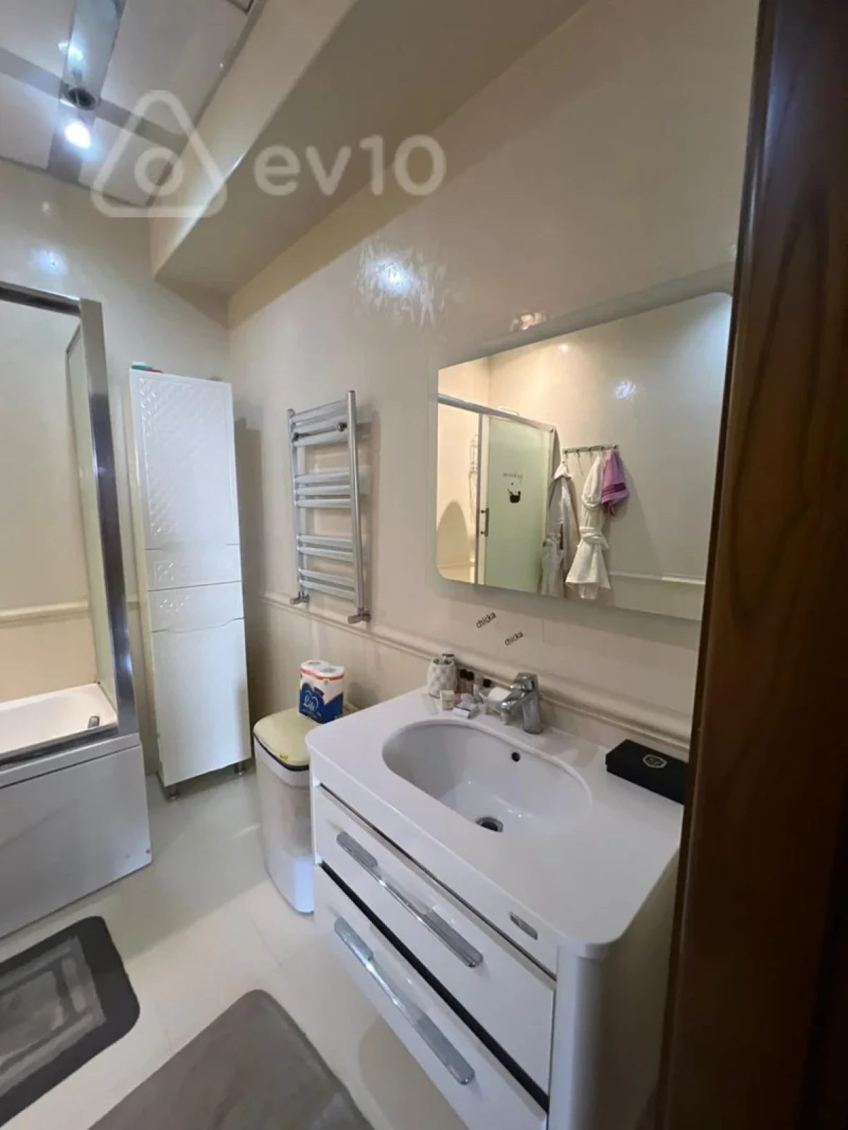 Kirayə verilir 3 otaqlı yeni tikili 150 m²