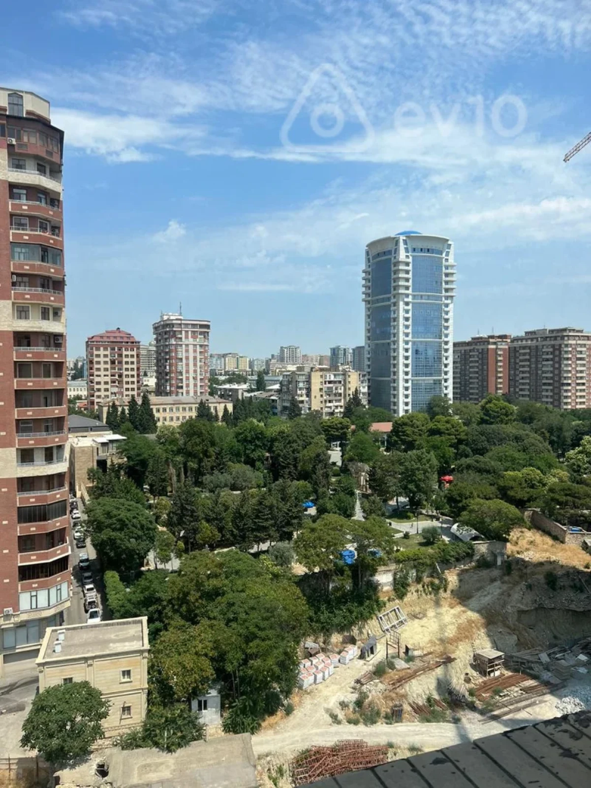 Kirayə verilir 3 otaqlı yeni tikili 150 m²