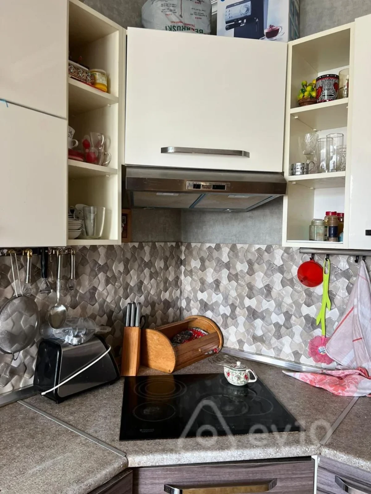 Kirayə verilir 3 otaqlı yeni tikili 150 m²