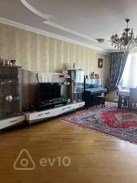 Kirayə verilir 3 otaqlı yeni tikili 150 m²