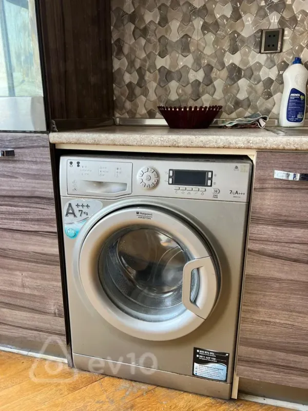 Kirayə verilir 3 otaqlı yeni tikili 150 m²