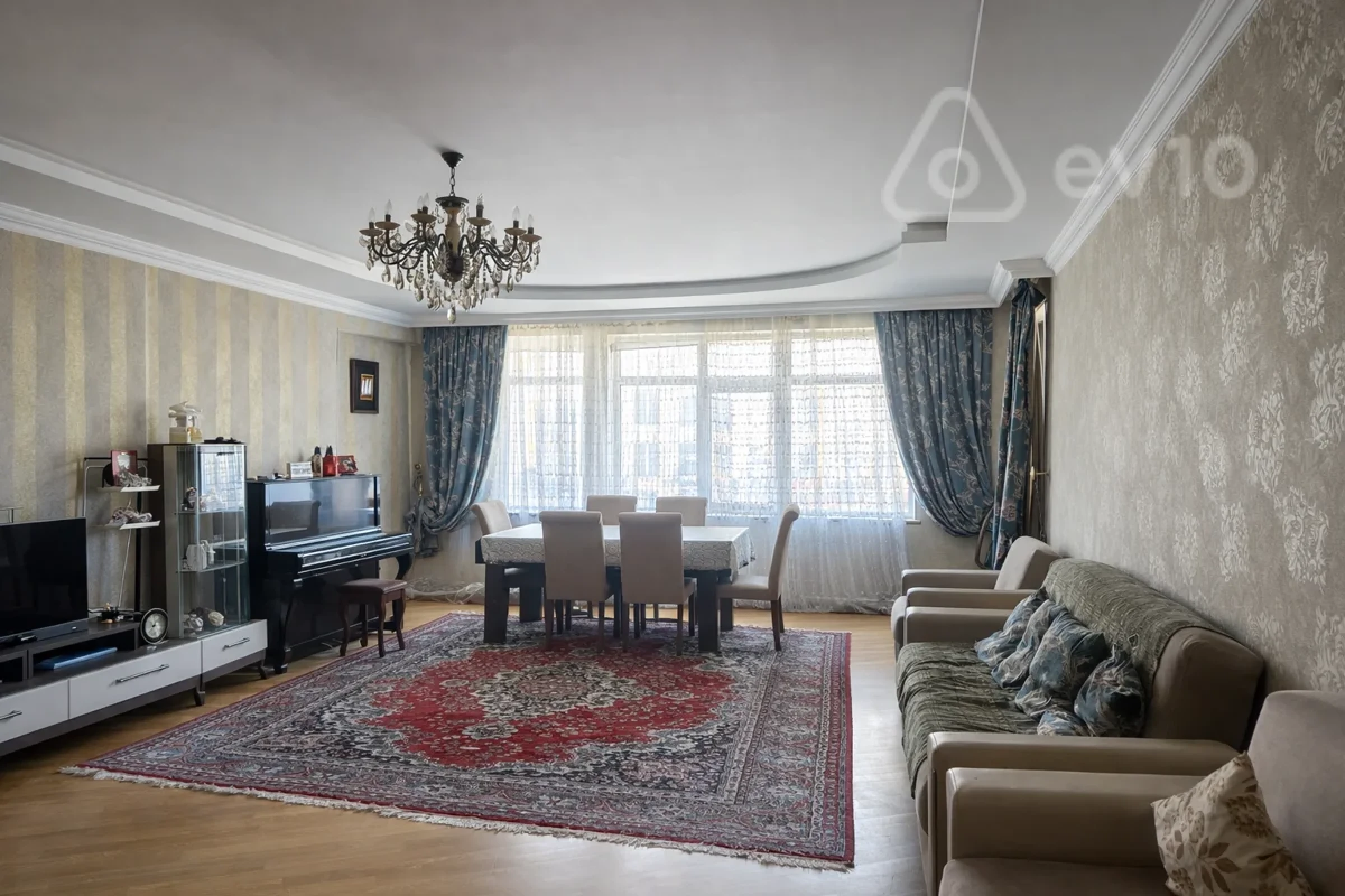 Kirayə verilir 3 otaqlı yeni tikili 150 m²