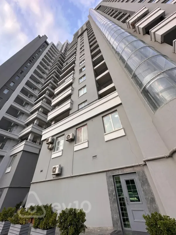 Kirayə verilir 3 otaqlı yeni tikili 189 m²