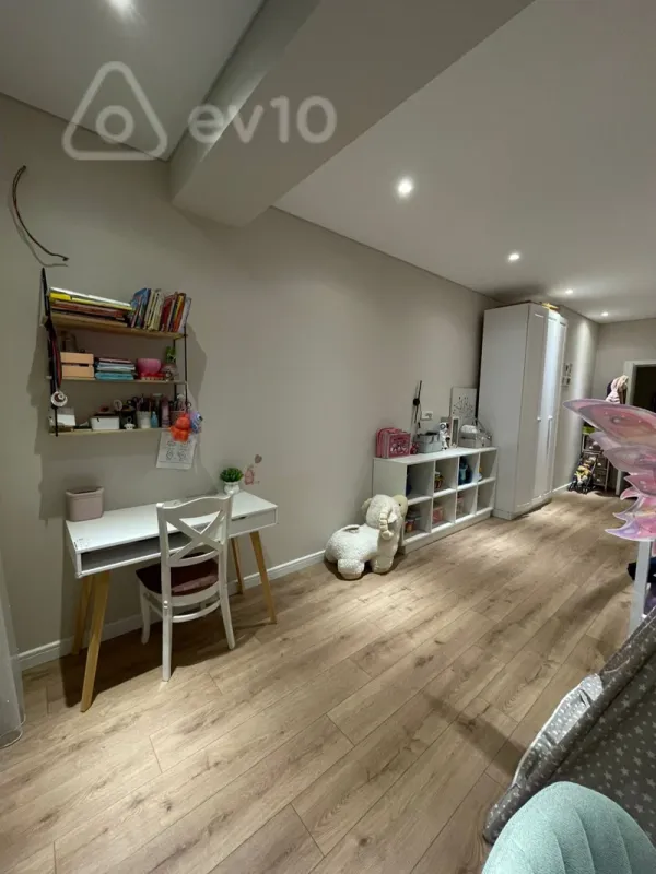 Satılır 3 otaqlı yeni tikili 11015 m²