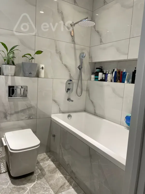 Satılır 3 otaqlı yeni tikili 11015 m²
