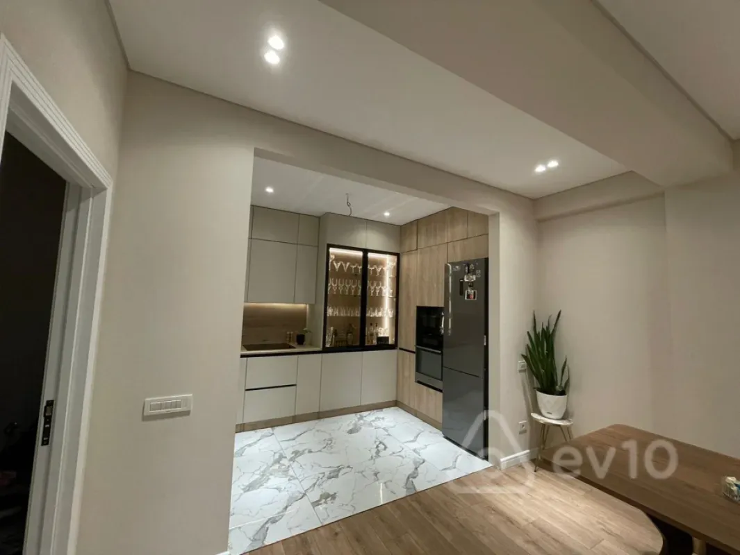 Satılır 3 otaqlı yeni tikili 11015 m²